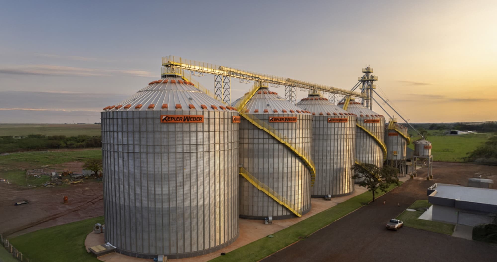 Armazenagem — Conjunto de silos